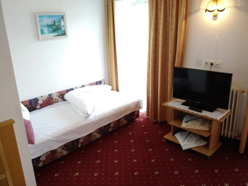 Pension Weirather