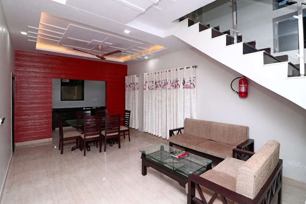 OYO 17063 Home Spacious 3BHK Naukuchiatal