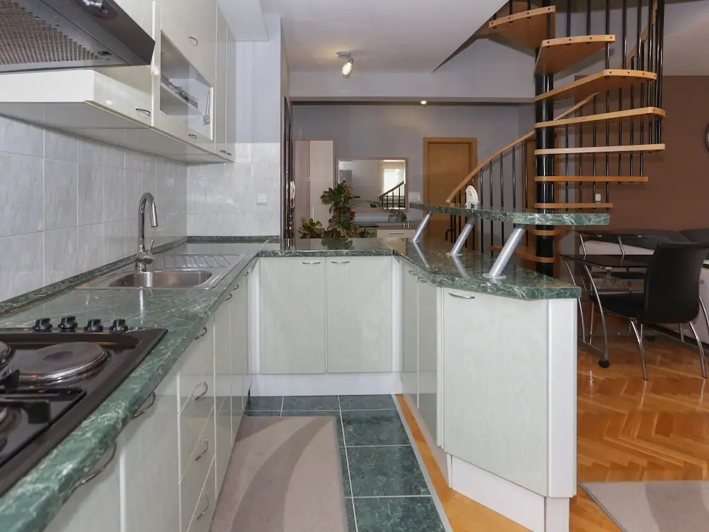 Modern Apartment in Kaštel Lukšic With Sea Nearby