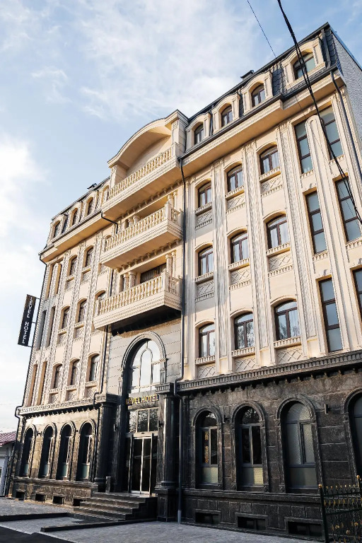 LevelHotel