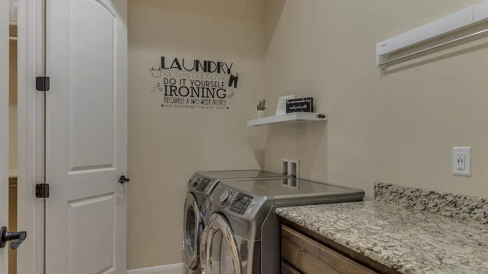 Desert Canyon Paradise 4 Bedroom Apts by Redawning