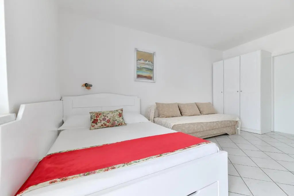 Apartments Ineta