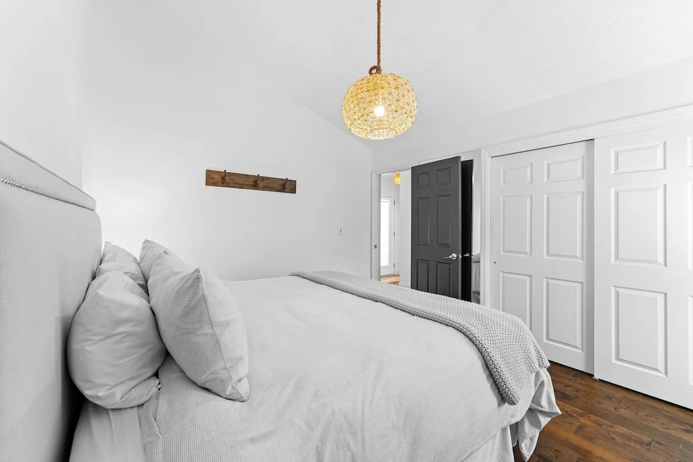 Hobnob In Old Seagrove \ Private Pool, Golf Cart, Close To Seaside 5 Bedroom Home by RedAwning