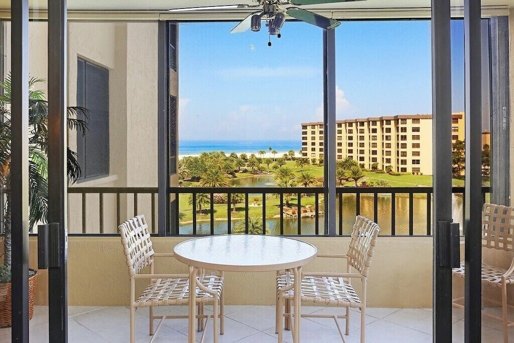 Gulf And Bay Club- B507 Great Location! 2 Bedroom Condo