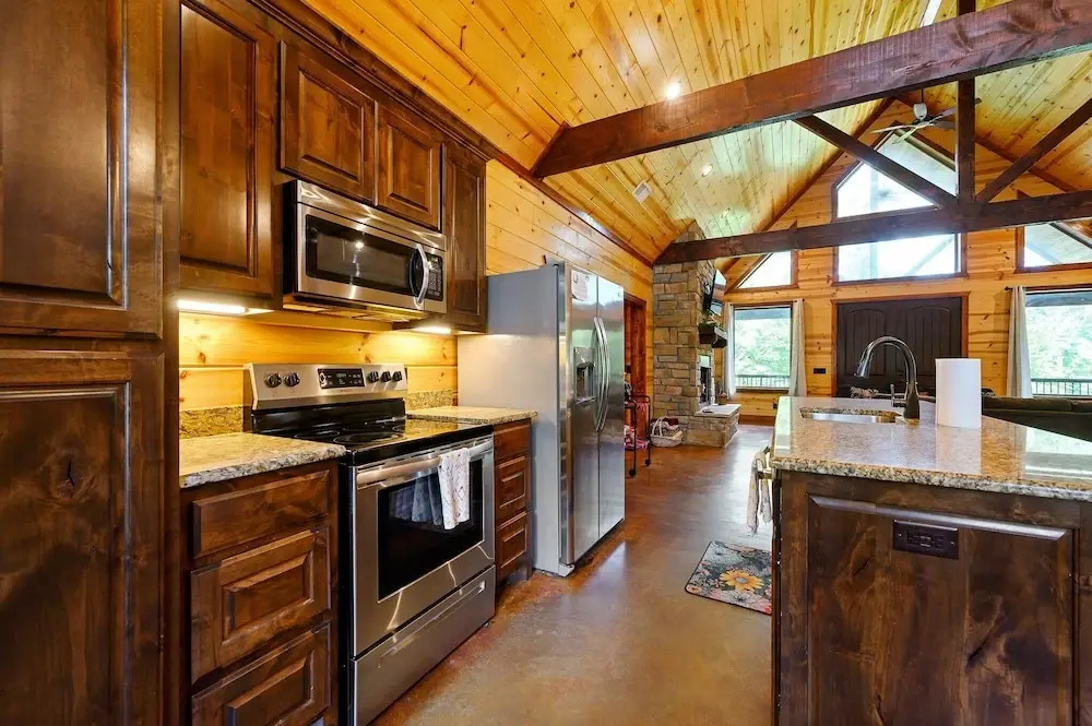 Majestic High - Cabin for 17