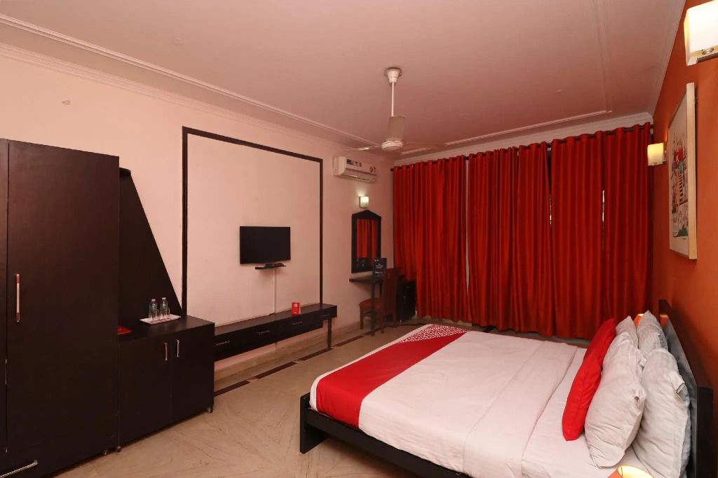 OYO 70544 Hotel Ashoka