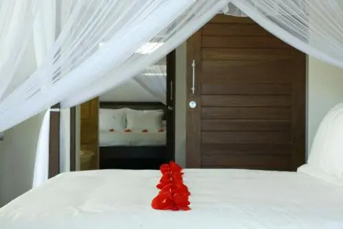 Ban Laem Set-Beachfront-4 Bedrooms