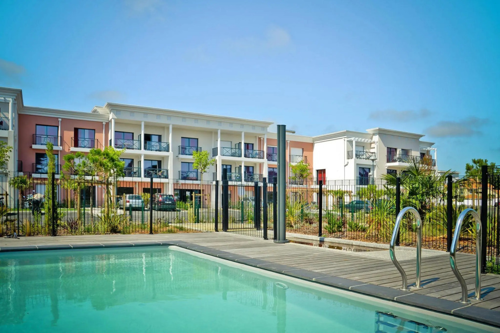 Coastal Stay With Pool in La Baule