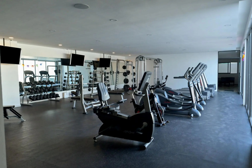 Brand New Lovely 1BR Apartment | PDC | Rooftop Pool, Gym & Pool Table | Nice Amenities
