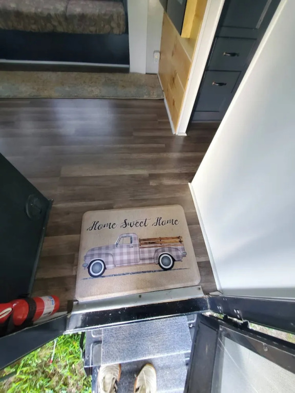 Wildwood Camper De Sleeps 6-7,