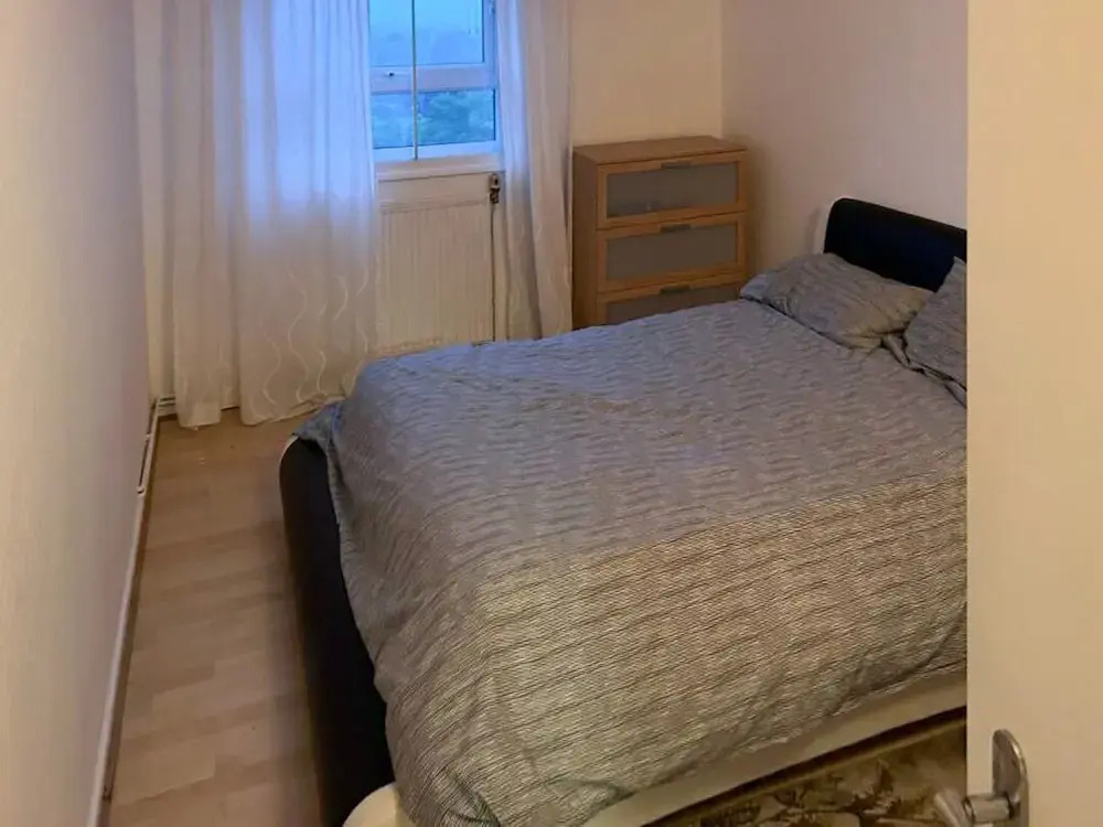 Room in Apartment - Normanton - Deluxe Double Room