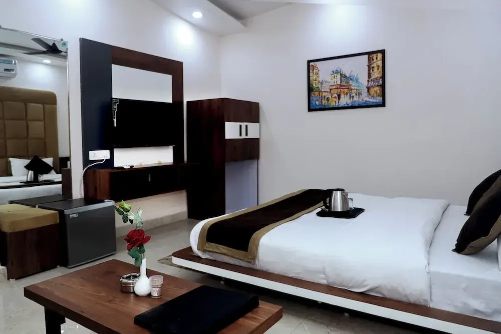 Hotel Vatika Palace Narmadapuram