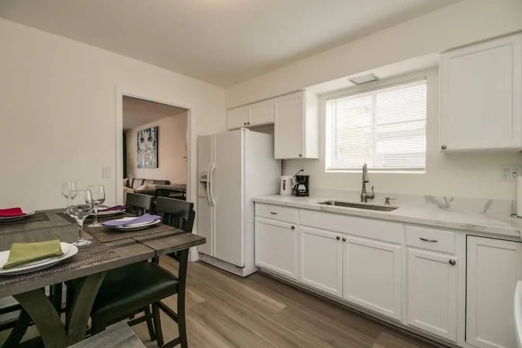 Remodeled 2 Bdrm w/ Yard in Old Town Scottsdale!