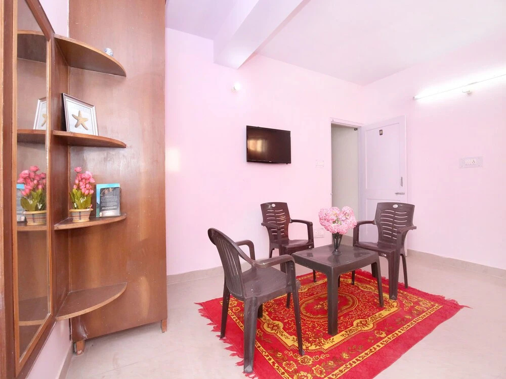 OYO 10986 Home 1BHK Red Velly Kasumpti Main Market