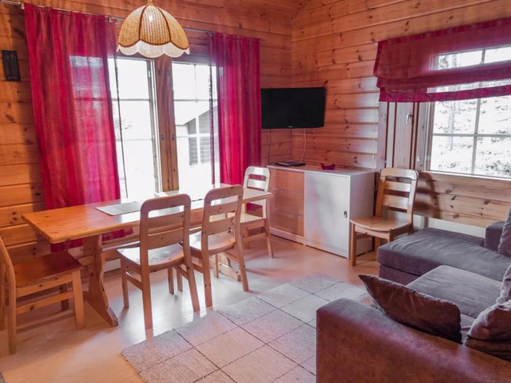 Lomaylläs f79 /palovaarankaarre 18b