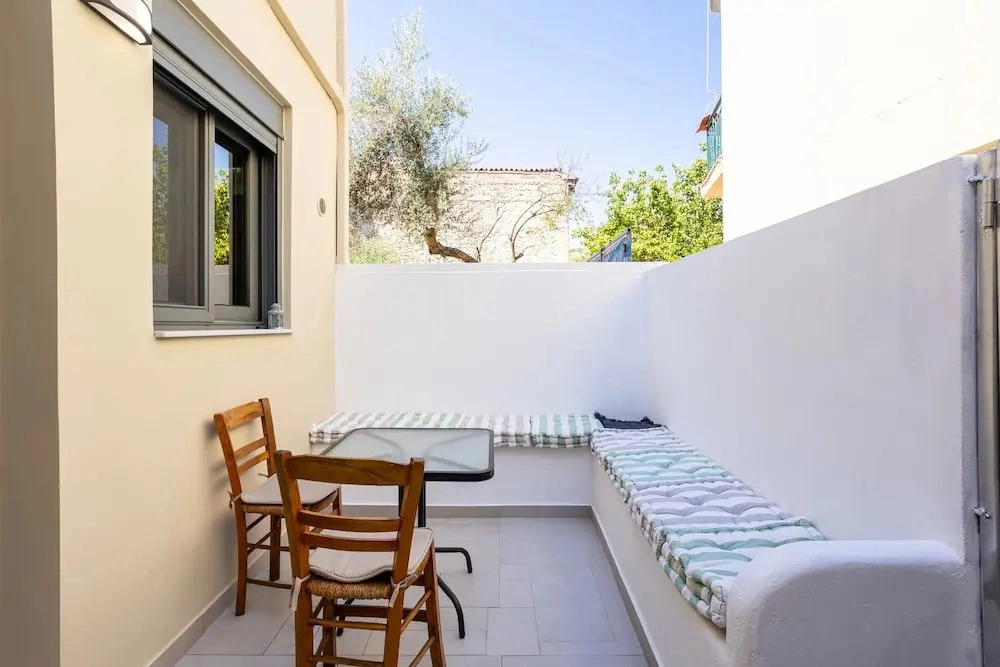 Azure Seaside Retreat in the Heart of Petalidi