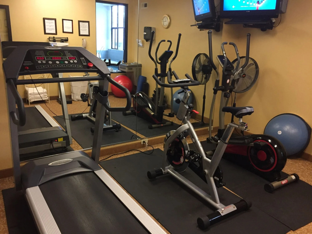 Holiday Inn Express Hotel & Suites Fenton/I-44 by IHG