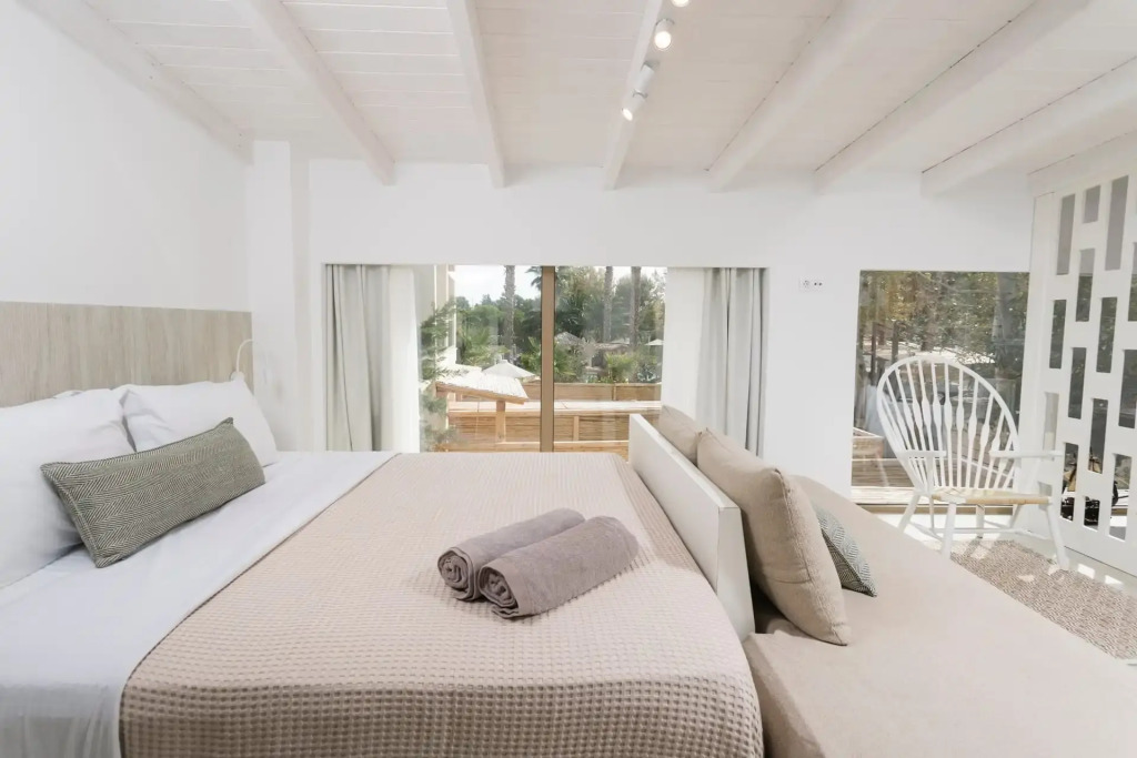 NŪSA suites & villas