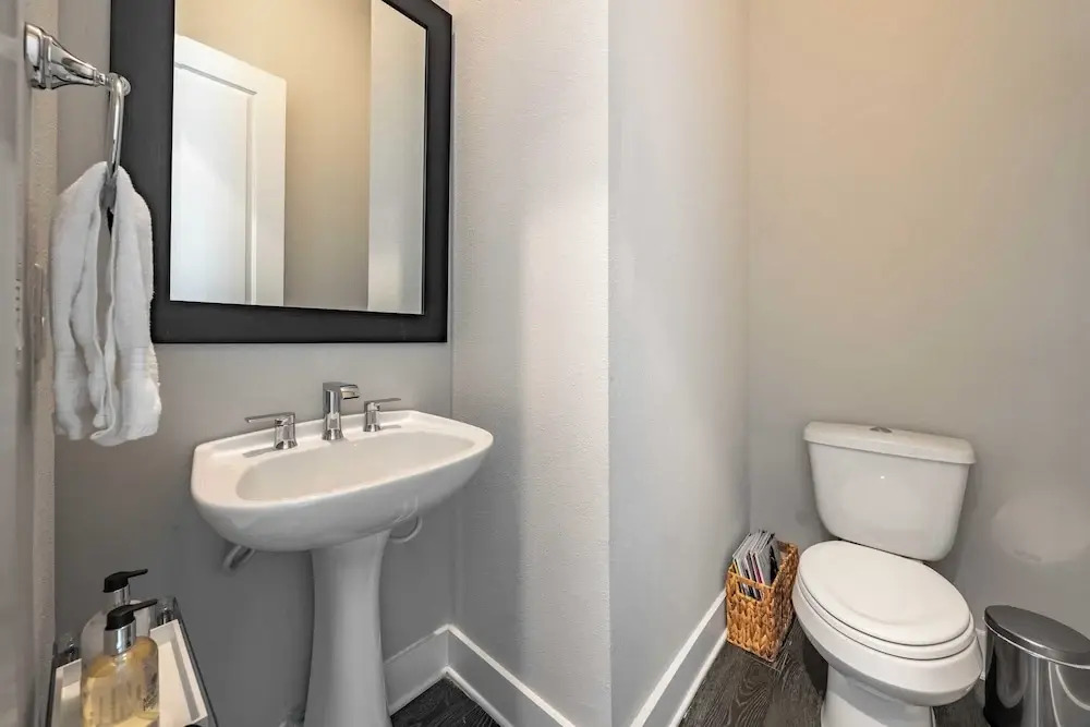 Modern Home, Private Balcony, Near Rainey & Lady Bird Lake Haus of Z