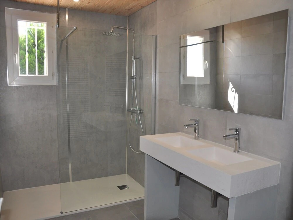Holiday villa near Narbonne-Plage, fenced private swimming pool and view of a lake