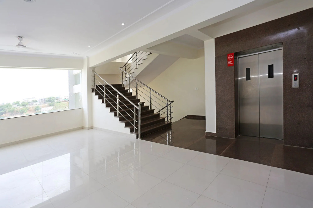 OYO 8425 Hotel Shiv Palace