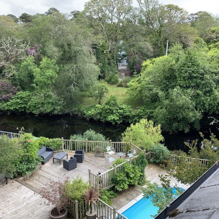 Rivers Edge Bed  Breakfast