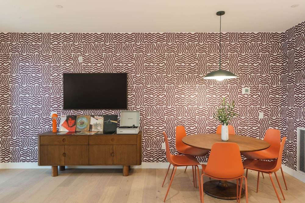 That 70s Chalet