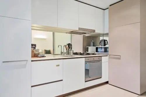 Complete Host Leopold Apartments