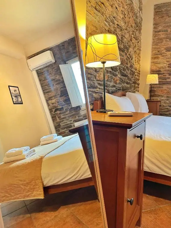 Spacious & Cozy Flat 5 mins to Batsi Bay