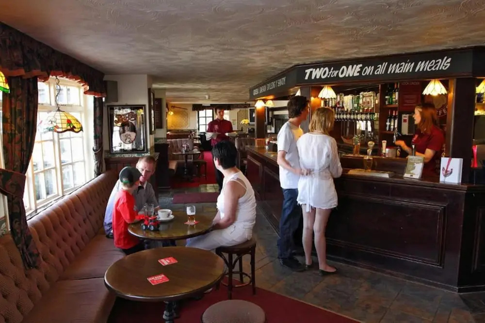 Savoy Country Inn