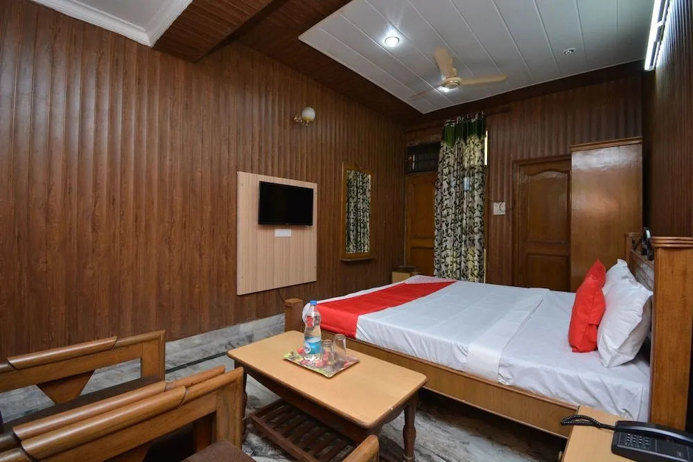 Oyo 40230 Hotel Royal Palace