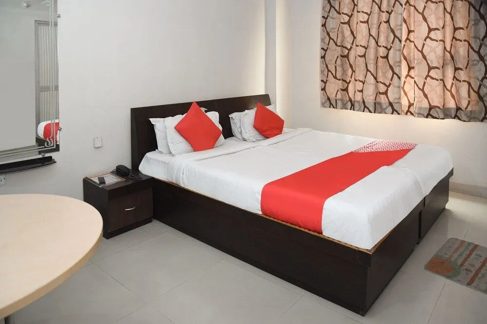 Oyo 14732 Hotel Buddha International