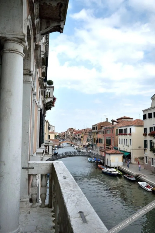 Luxury Palace Ormesini
