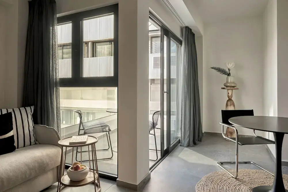 Fos by Naia