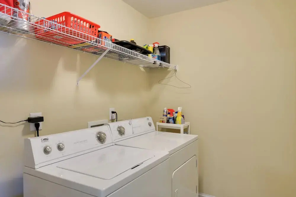 Spacious Wildwood Townhome w/ Covered Balcony