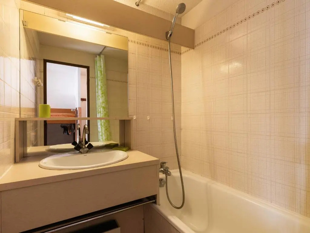 Appartement La Clusaz, 2 pièces, 5 personnes - FR-1-304-33