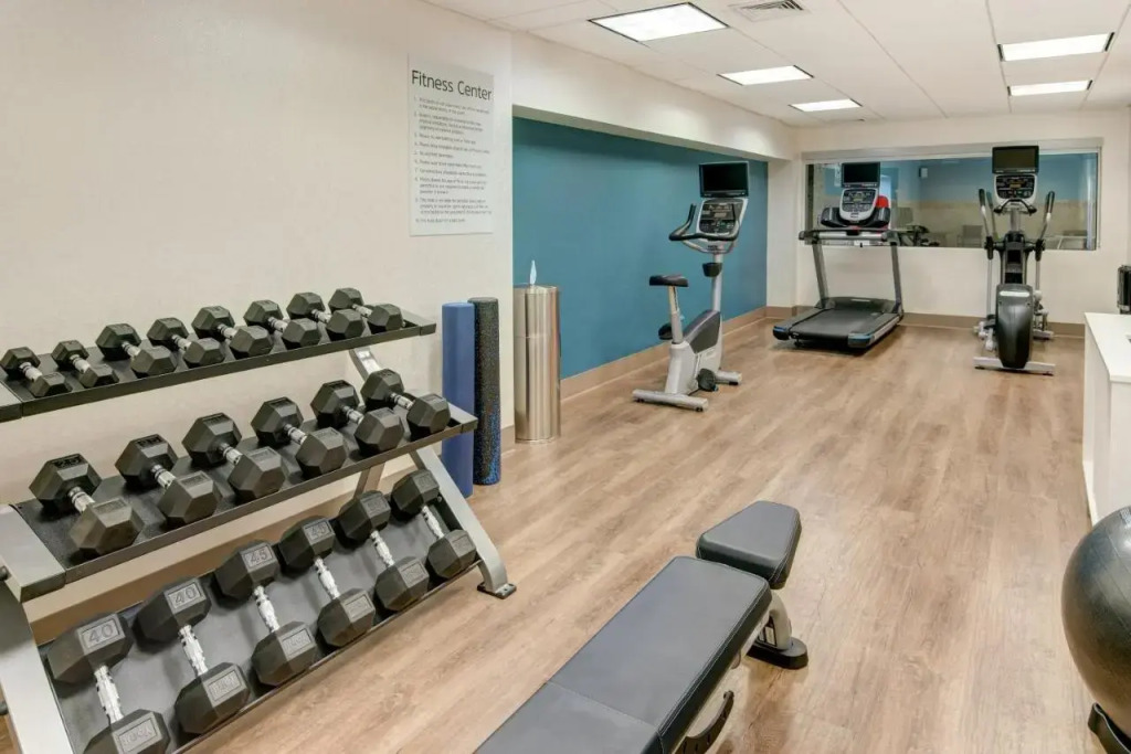 Holiday Inn Express & Suites West Long Branch - Eatontown by IHG