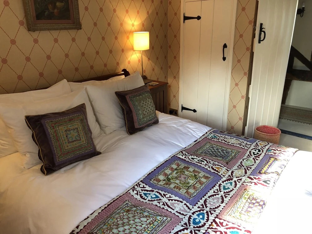 Crown House Bed & Breakfast