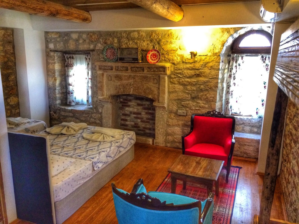 Parmis Boutique House