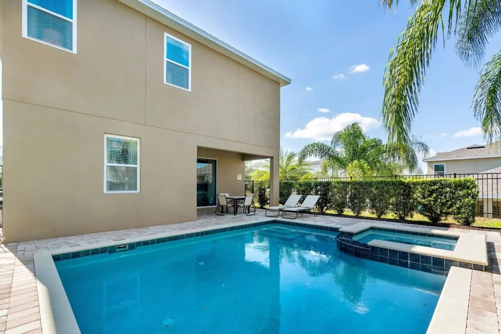 Family Friendly 8 Bed Villa with Pool & Spa