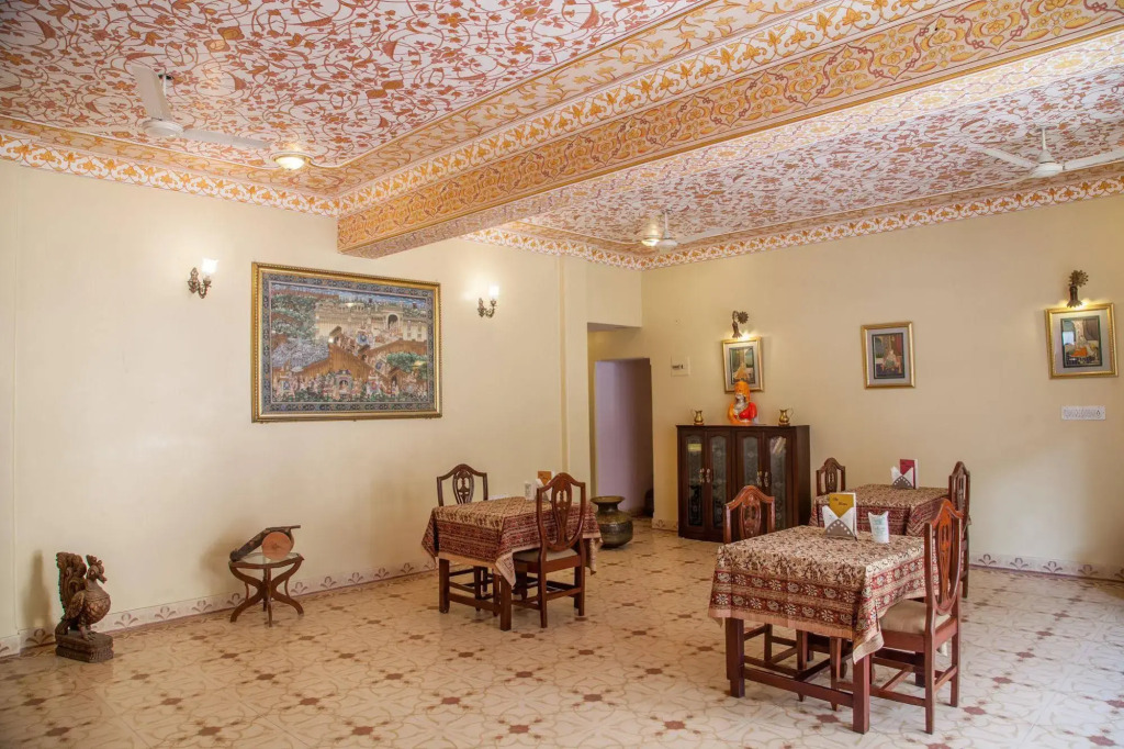 Anuraag Villa