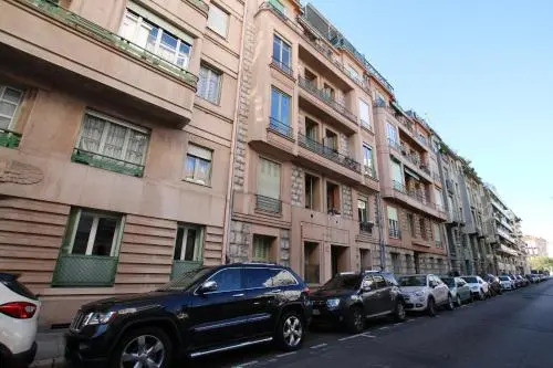 Bel appartement avec jardin hyper centre Nice