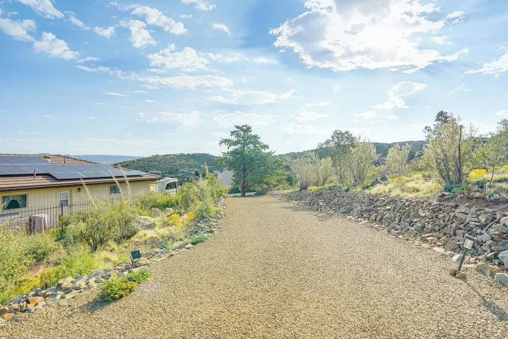 Prescott Home Close to Hiking & Medical Centers!