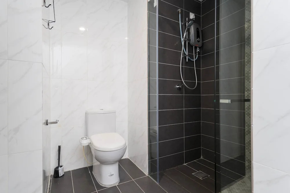 OYO Home 44050 Essential Studio Empire Marriot