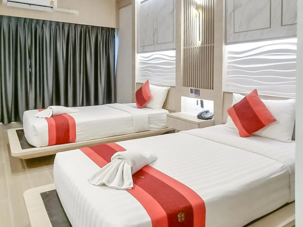 Ruean Phae Royal Park Hotel