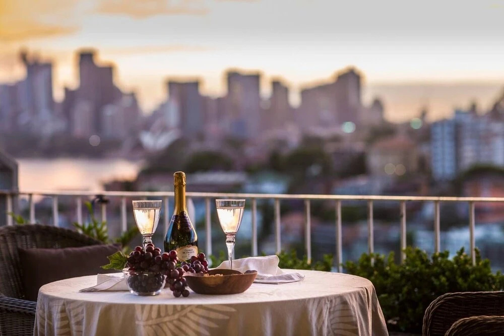Deco Penthouse With Sydney Harbour Views