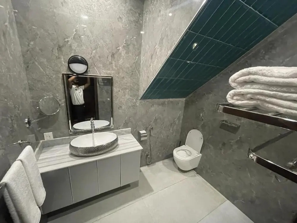 Swan Suites