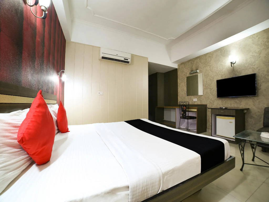 Townhouse 651 Hotel Taksonz