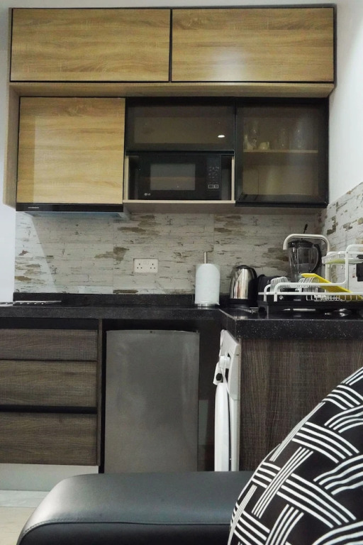 Adeloo Suites