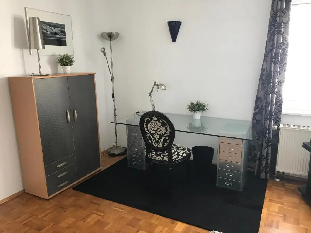 Apartmenthaus Zentrum Komfort Apartments mit Miniküchen verschiedener Größen